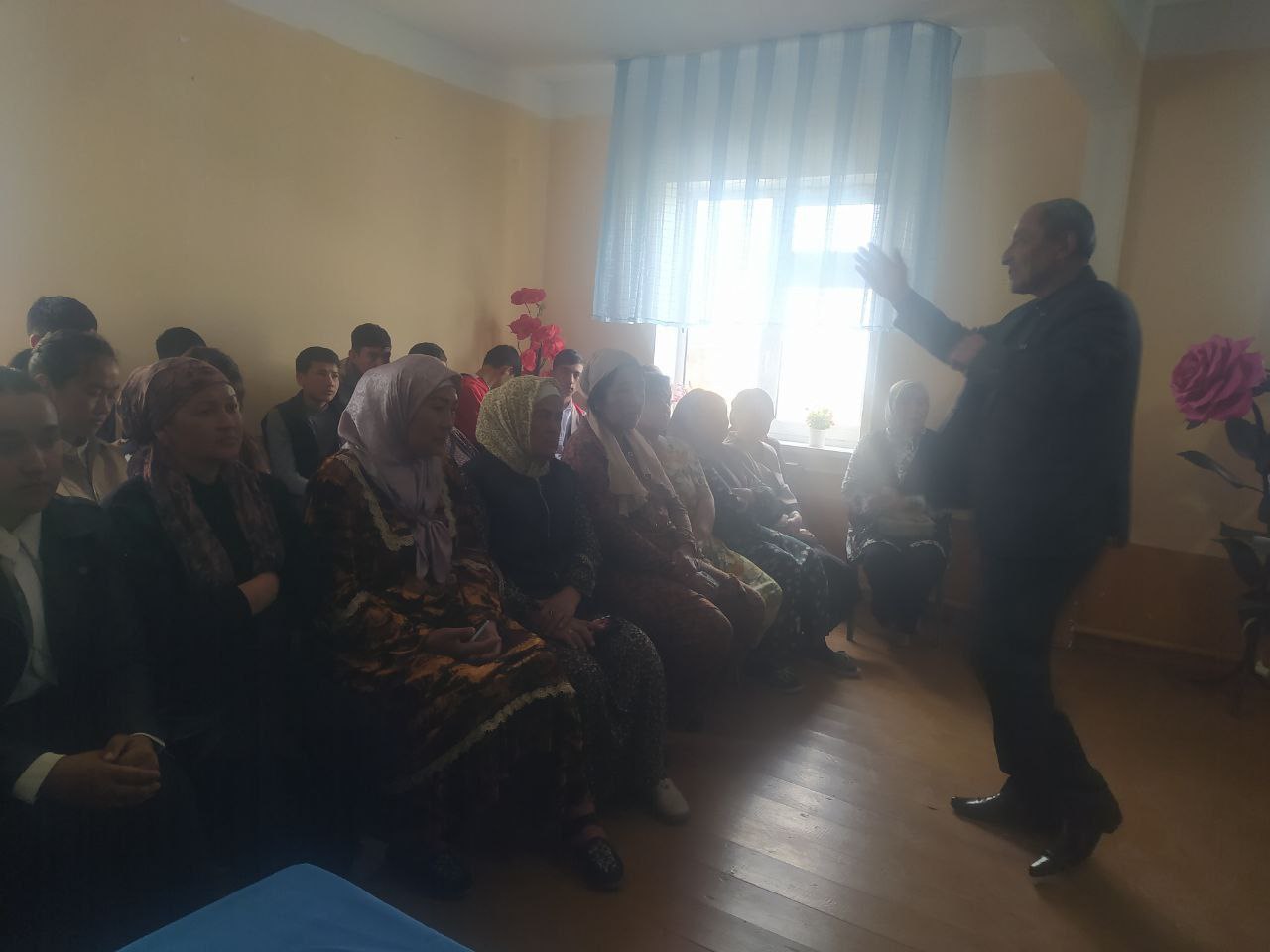 Zomin tuman 1-son politexnikumining Pedagogik hodimlari tomonidan Zomin tumanida joylashgan 72-umum ta’lim maktabiga tashrif buyurdi