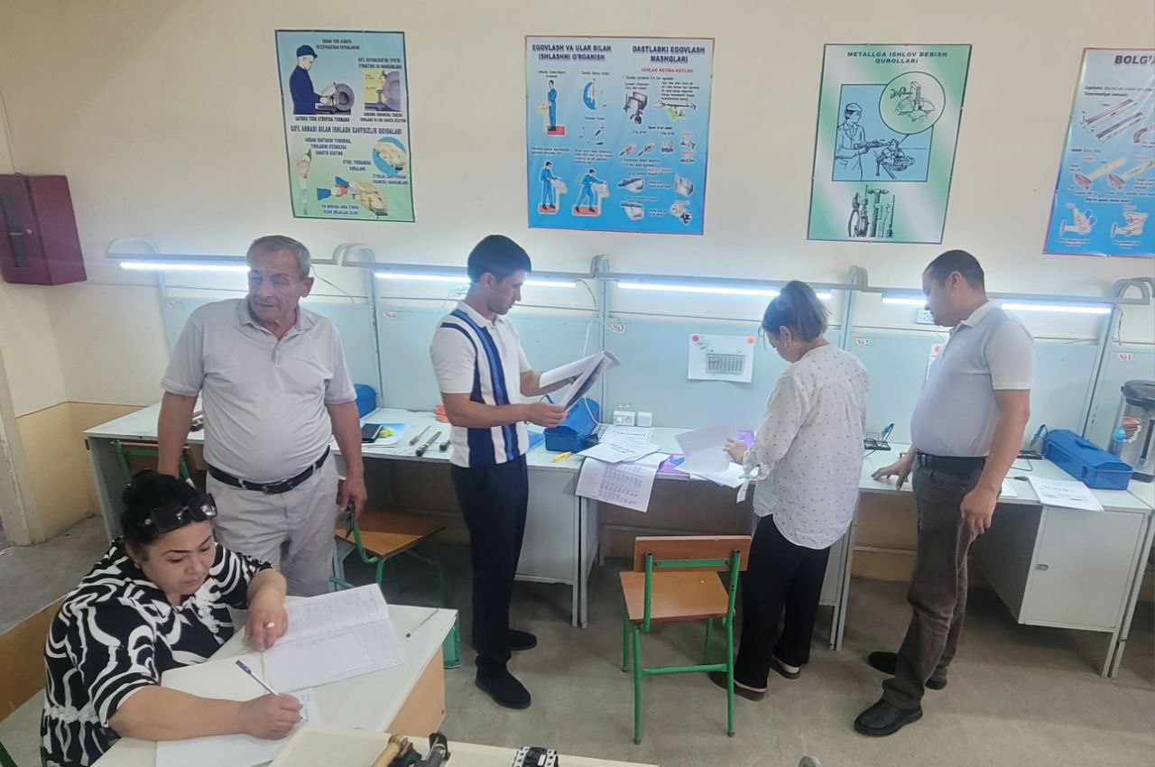 Zomin tuman 1-son politexnikumida »Ustoz — shogird an’analari» mavzusida Ma’naviyat soatlari yuqori saviyada tashkil etildi.
