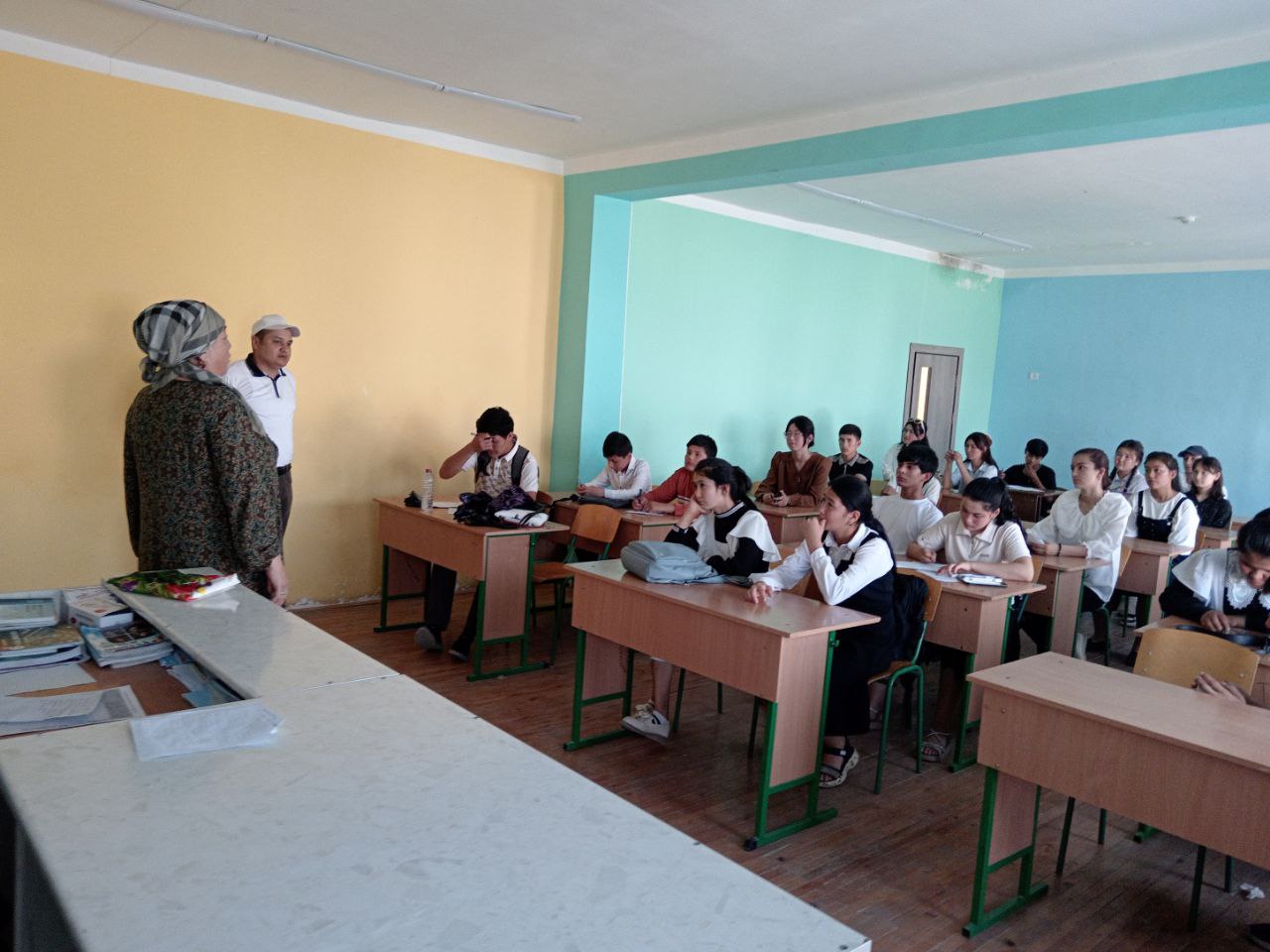 Zomin tuman 1- son politexnikumining pedagog xodimlari 50- maktabning 9-11 sinflarida targ‘ibot ishlari olib bordilar.