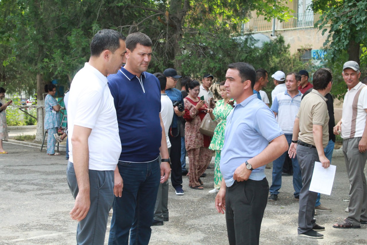 Zomin tuman 1-son politexnikumi binosida bo‘sh ish o‘rinlari mehnat yarmarkasi tashkil etildi.
