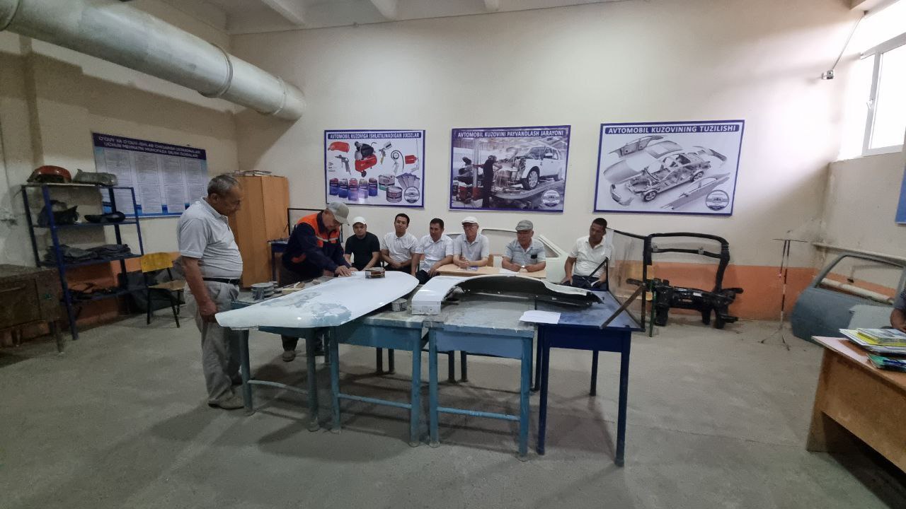 Zomin tuman 1-son politexnikumining  Avtomobil kuzovini bo’yash yo’nalishi bo’yicha “Kasb mahorati” darsi bo’lib o’tdi