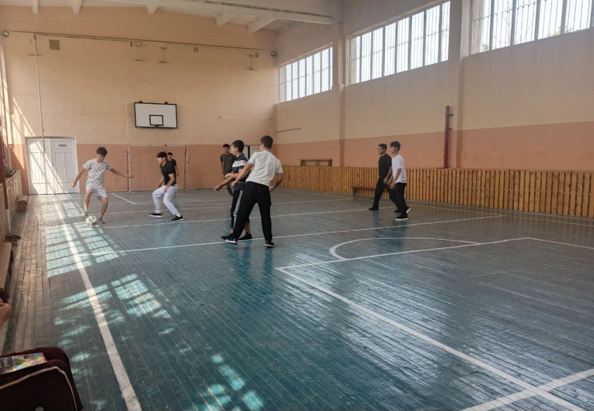 Zomin tuman 1-son politexnikumida õquvchi yoshlar õrtasida Sportning Mini futbol turi bõyicha »Õquvchilar ligasi» sport musobaqasi tashkil etildi.
