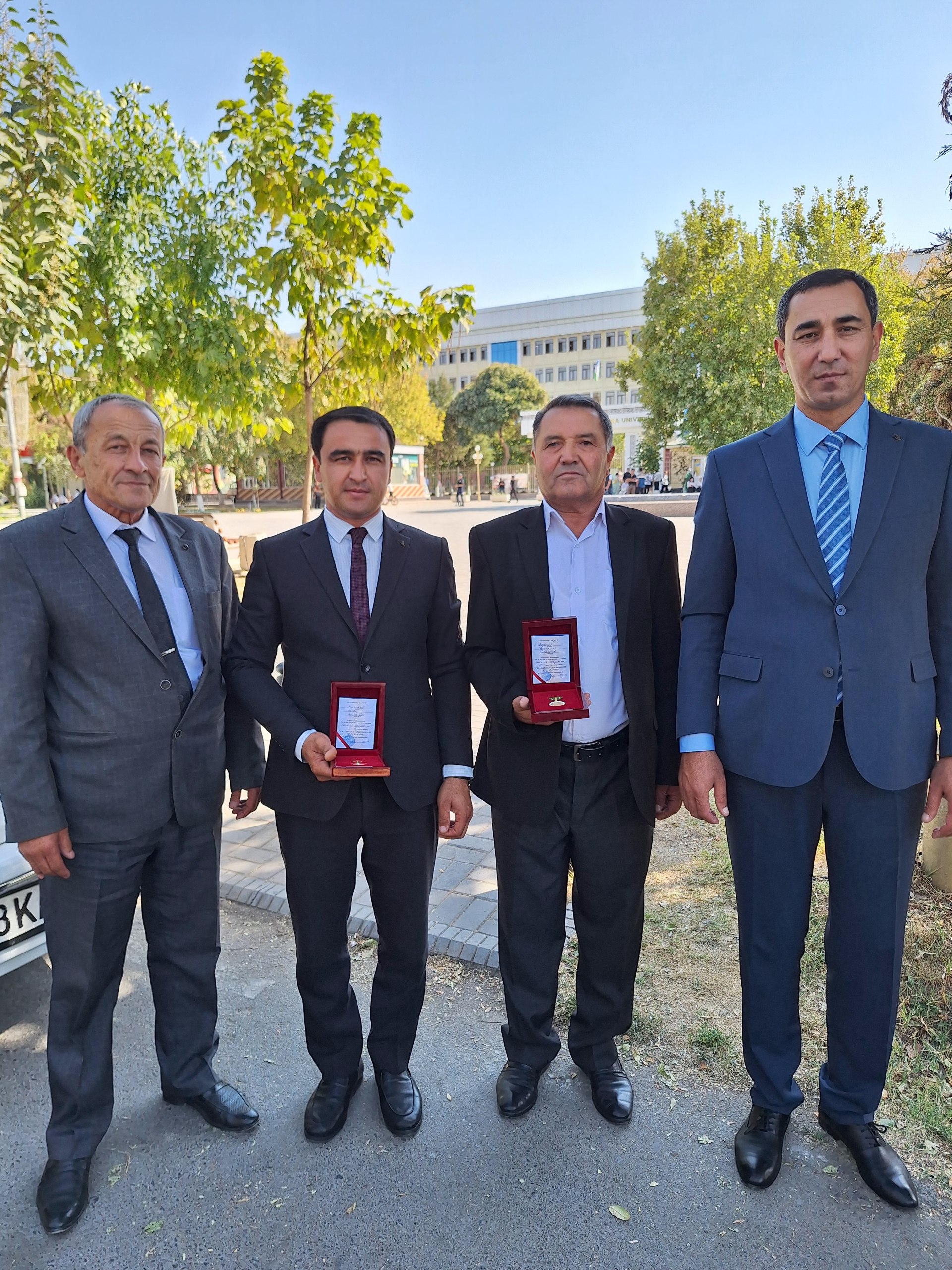 Zomin tuman 1-son politexnikumining ikki nafar fidoyi xodimlari  “O’rta maxsus va Professional ta’lim a’lochisi” ko‘krak nishoni bilan taqdirlandilar!