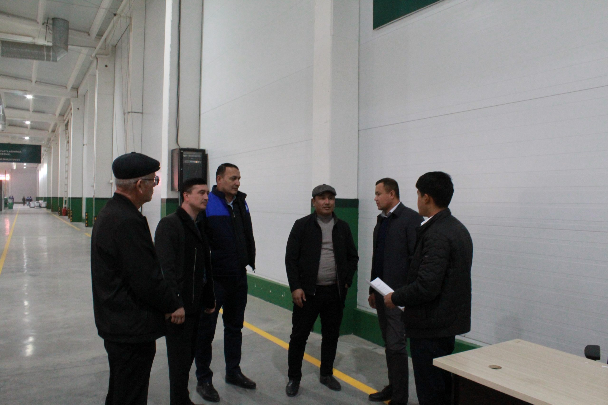 Politexnikum o‘qituvchilari “Artel” korxonasida.