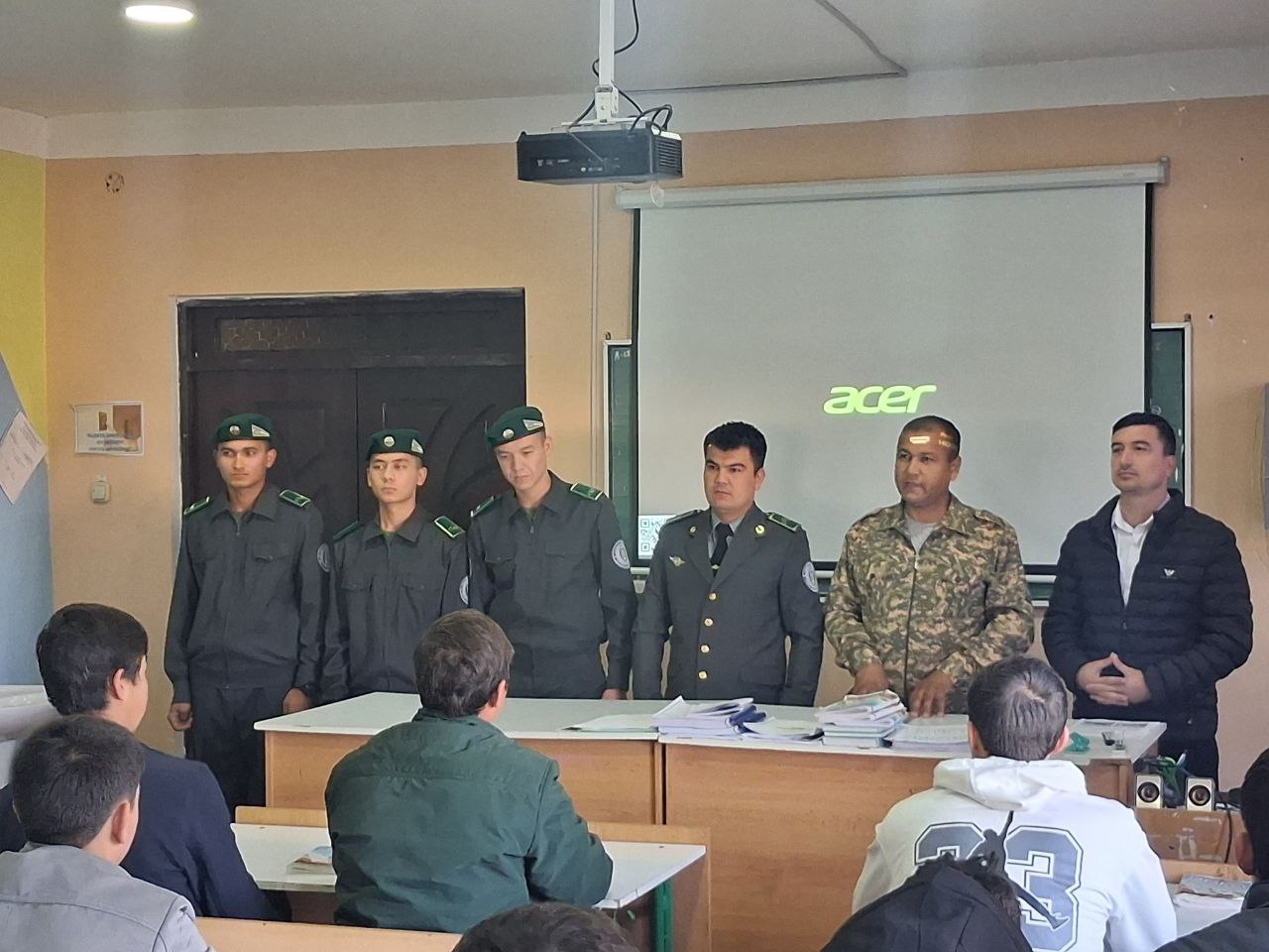 DXX CHQ xodimlari va talabalar o‘rtasida davra suhbati o‘tkazildi.